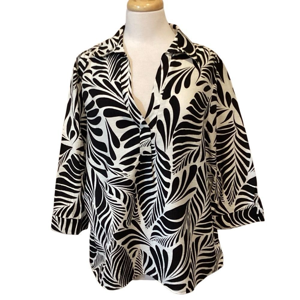 NWT Unique Spectrum by Mlle Gabrielle 3/4 sleeves Tunic Blouse Size Large